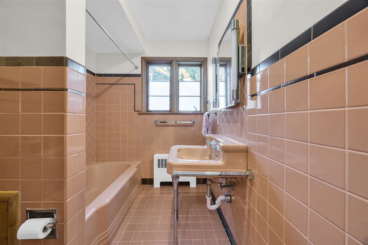 425 Beldon Avenue Iowa City IA 52246