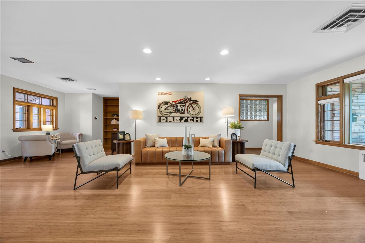 425 Beldon Avenue Iowa City IA 52246