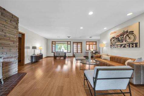 425 Beldon Avenue Iowa City IA 52246