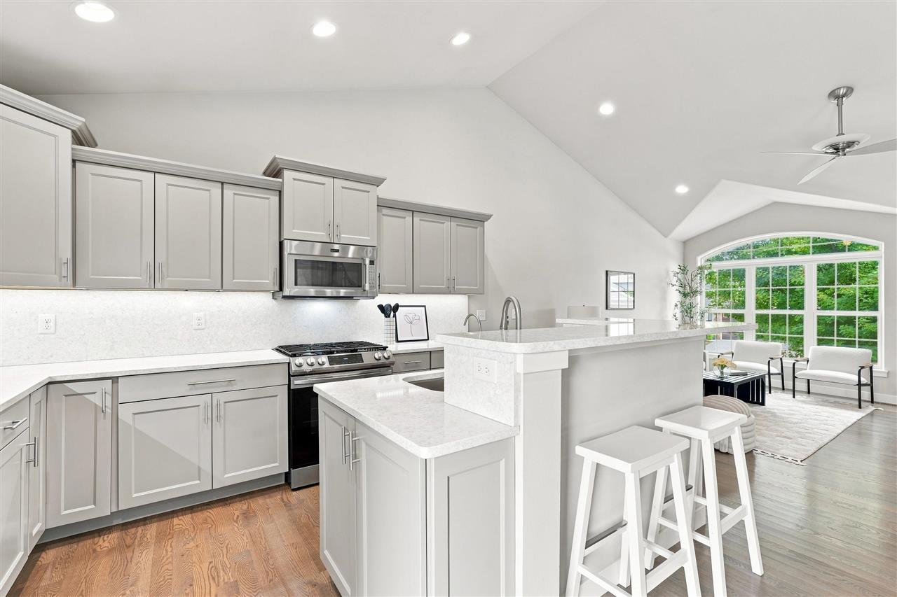 63 Colchester Drive Iowa City IA 52245