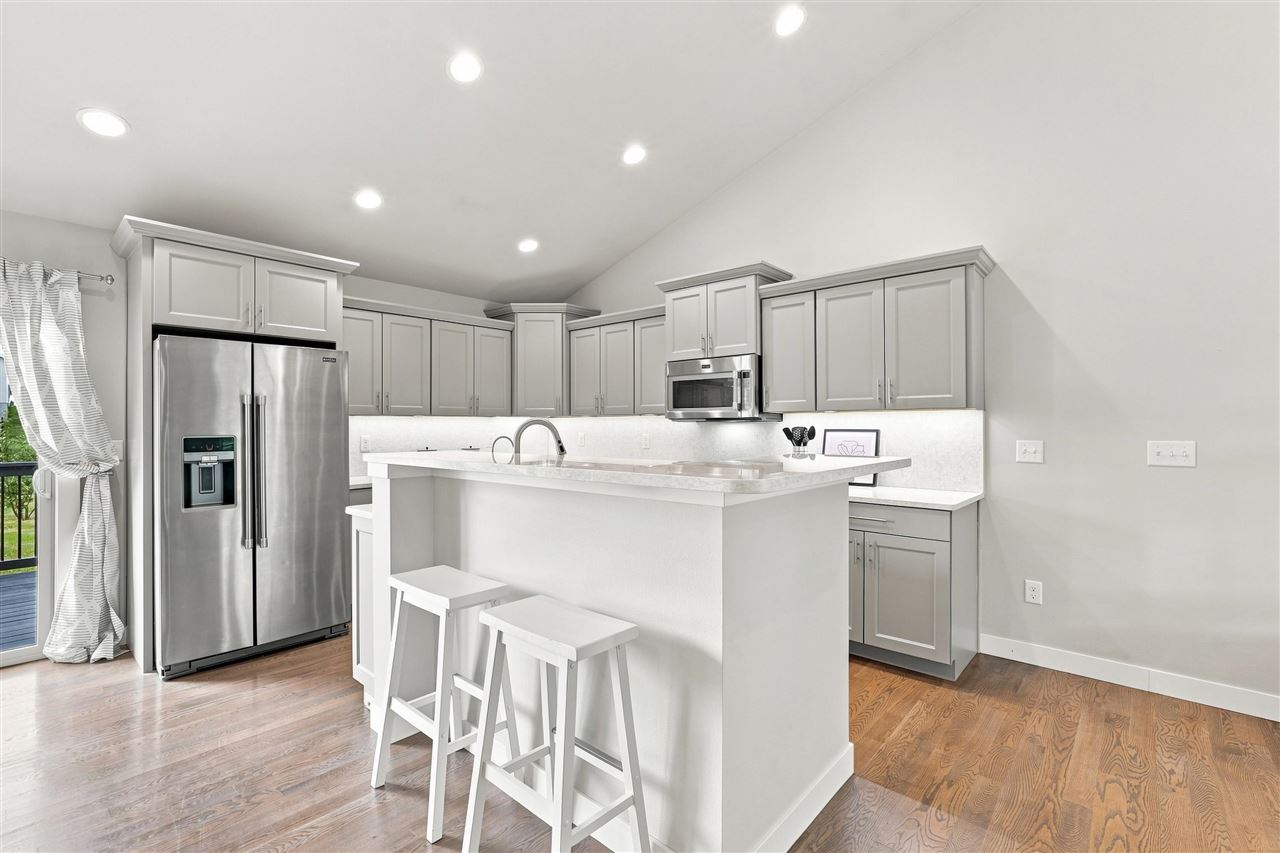 63 Colchester Drive Iowa City IA 52245