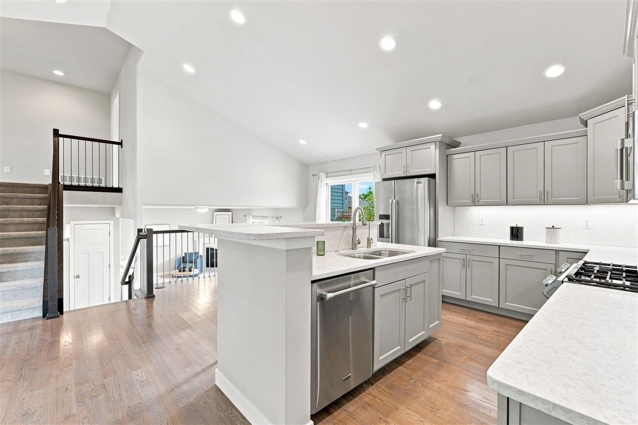 63 Colchester Drive Iowa City IA 52245