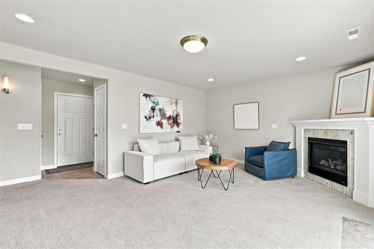 63 Colchester Drive Iowa City IA 52245