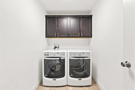 63 Colchester Drive Iowa City IA 52245