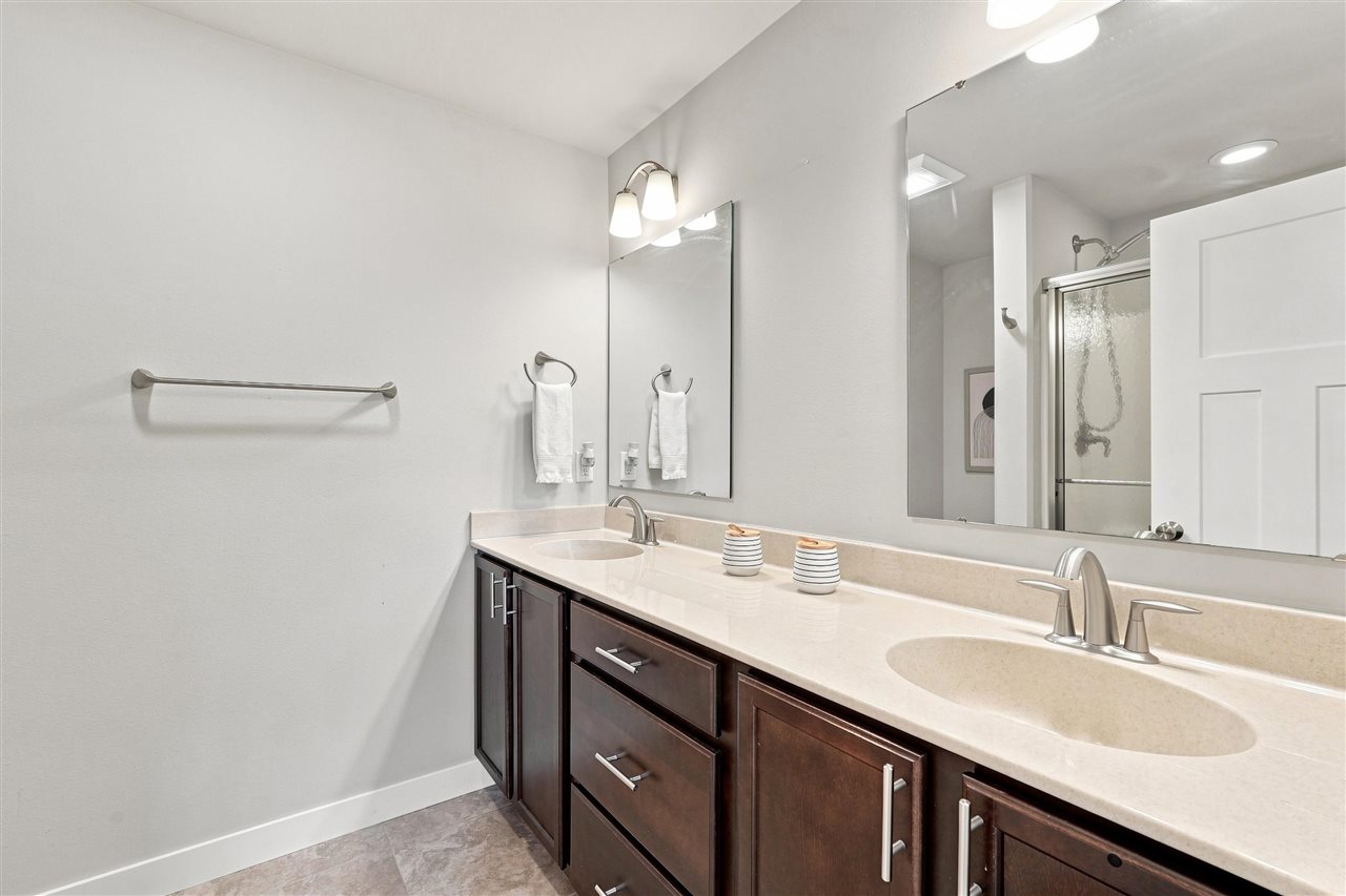 63 Colchester Drive Iowa City IA 52245