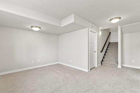63 Colchester Drive Iowa City IA 52245