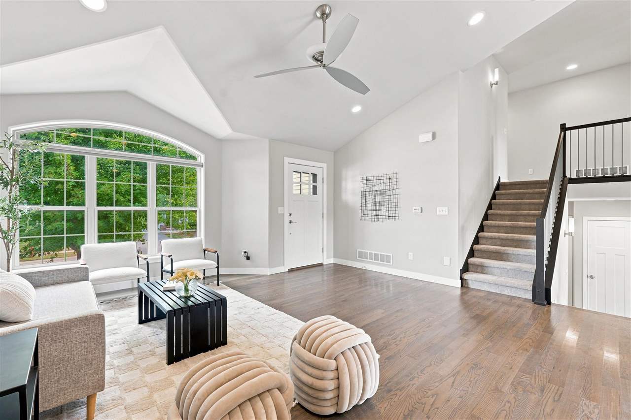 63 Colchester Drive Iowa City IA 52245