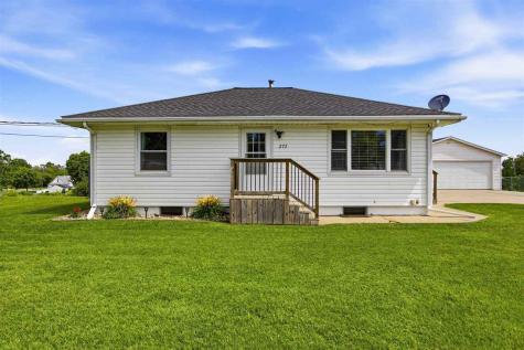 272 28th Avenue SW Cedar Rapids IA 52404