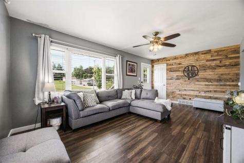 272 28th Avenue SW Cedar Rapids IA 52404