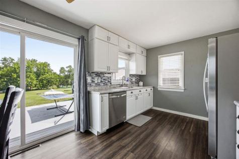 272 28th Avenue SW Cedar Rapids IA 52404
