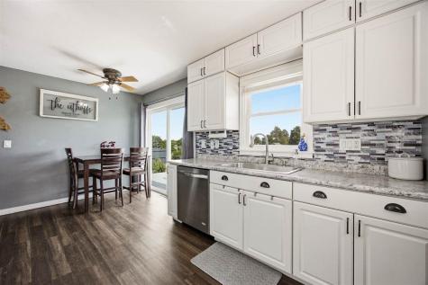 272 28th Avenue SW Cedar Rapids IA 52404