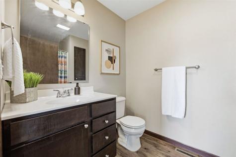 1135 Redbud Avenue Tiffin IA 52340