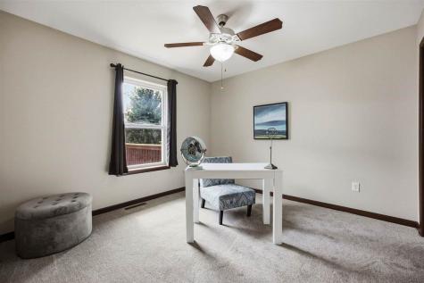 1135 Redbud Avenue Tiffin IA 52340