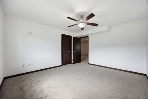1135 Redbud Avenue Tiffin IA 52340