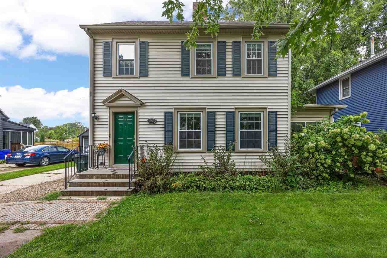 1960 2nd Avenue SE Cedar Rapids IA 52403