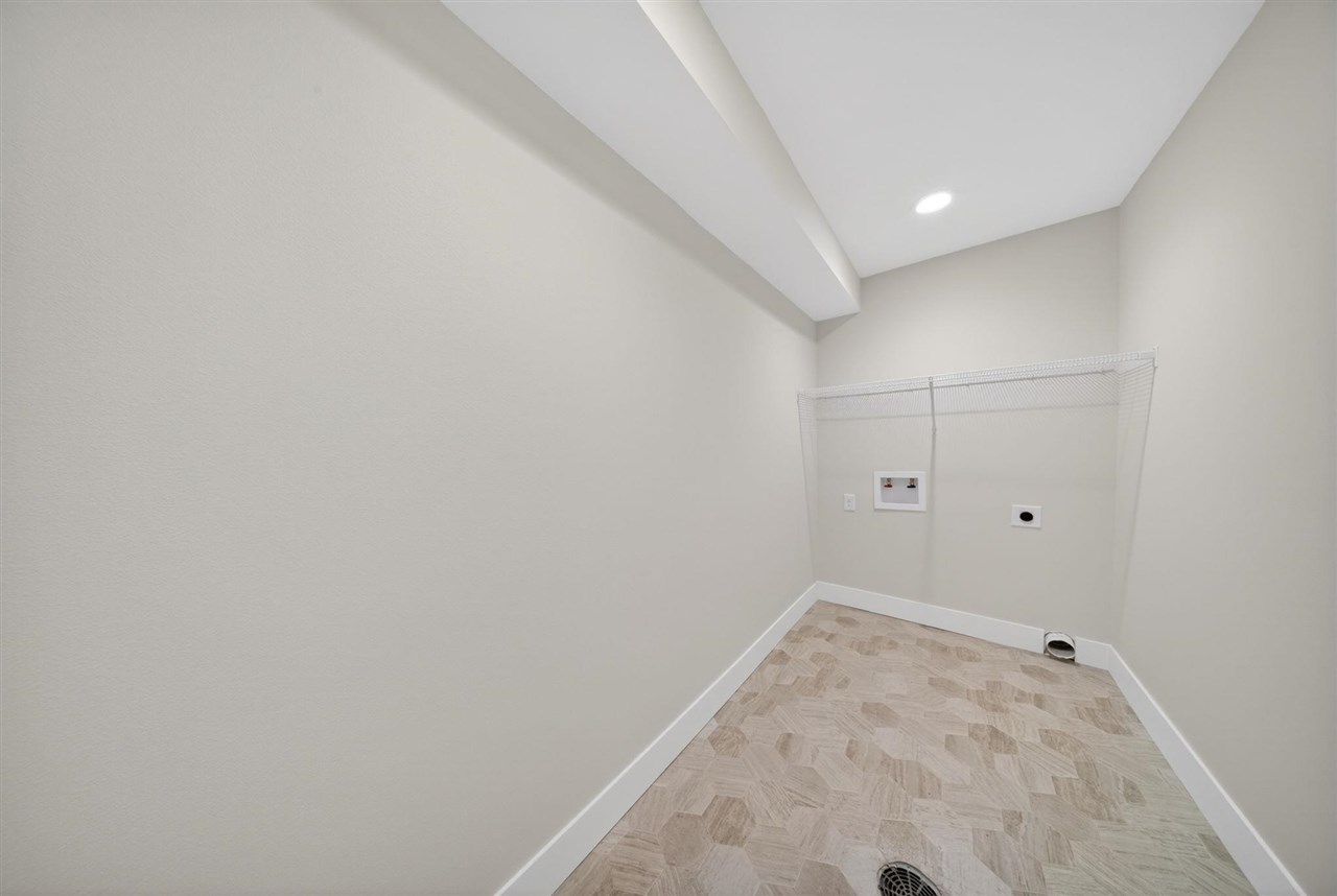 1275 Eisenhower Boulevard North Liberty IA 52317