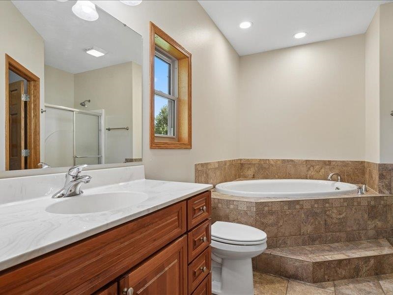 720 Blue Jay Court Tiffin IA 52340