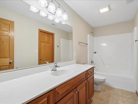 720 Blue Jay Court Tiffin IA 52340