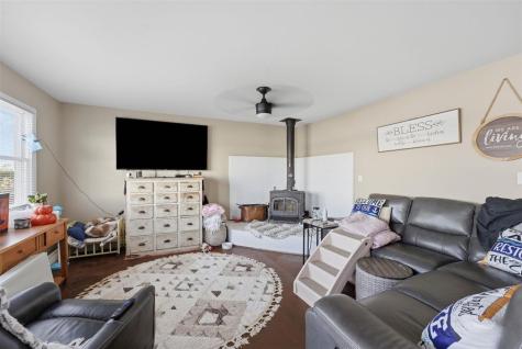 9868 F Avenue Wapello IA 52653