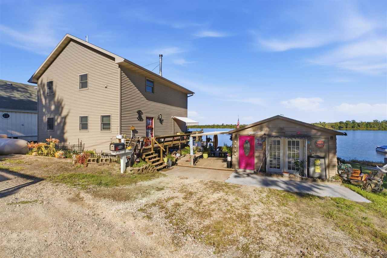9868 F Avenue Wapello IA 52653