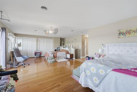9868 F Avenue Wapello IA 52653