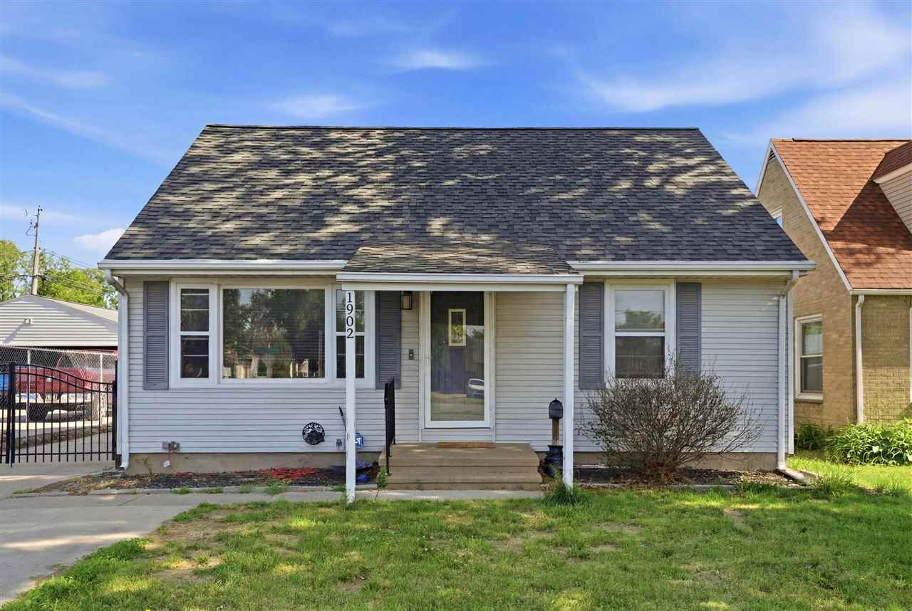 1902 Johnson Avenue NW Cedar Rapids IA 52405