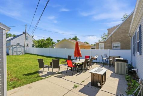 1902 Johnson Avenue NW Cedar Rapids IA 52405