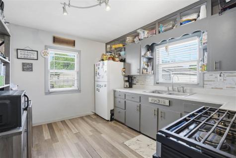 1902 Johnson Avenue NW Cedar Rapids IA 52405