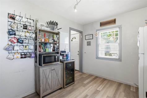 1902 Johnson Avenue NW Cedar Rapids IA 52405