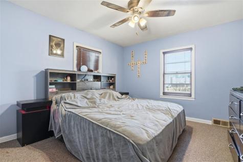 1902 Johnson Avenue NW Cedar Rapids IA 52405