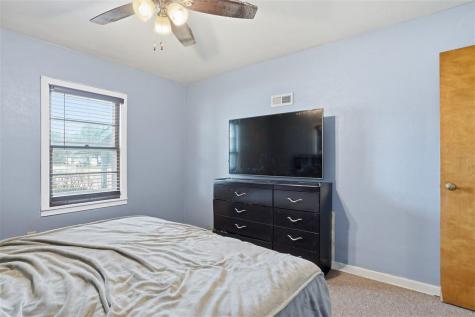 1902 Johnson Avenue NW Cedar Rapids IA 52405