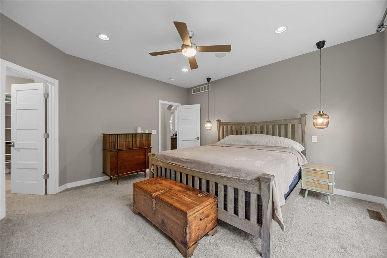 856 Sugar Loaf Circle Iowa City IA 52245