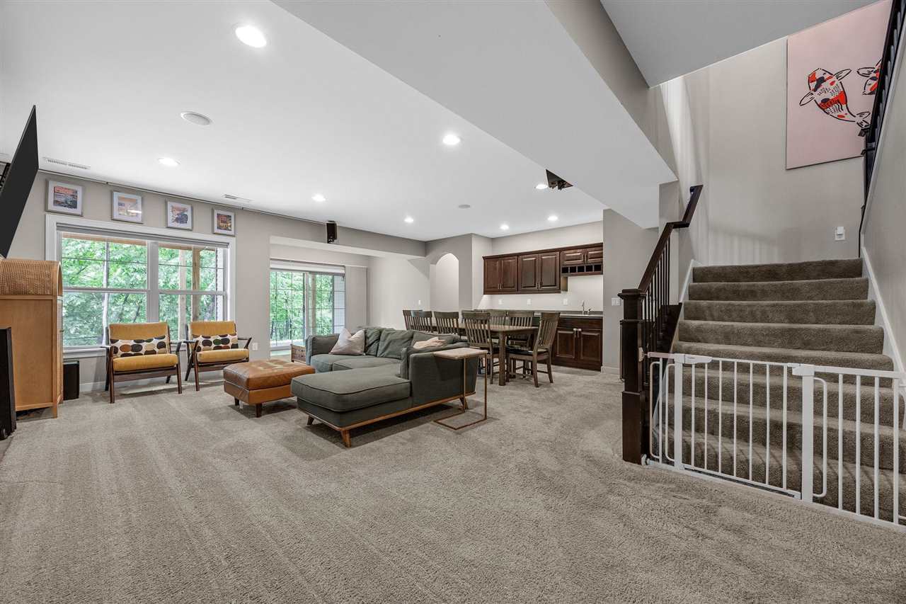 856 Sugar Loaf Circle Iowa City IA 52245