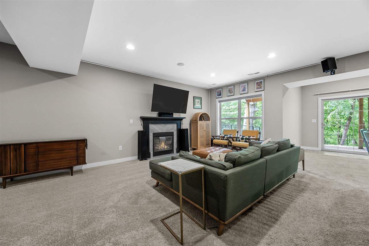 856 Sugar Loaf Circle Iowa City IA 52245