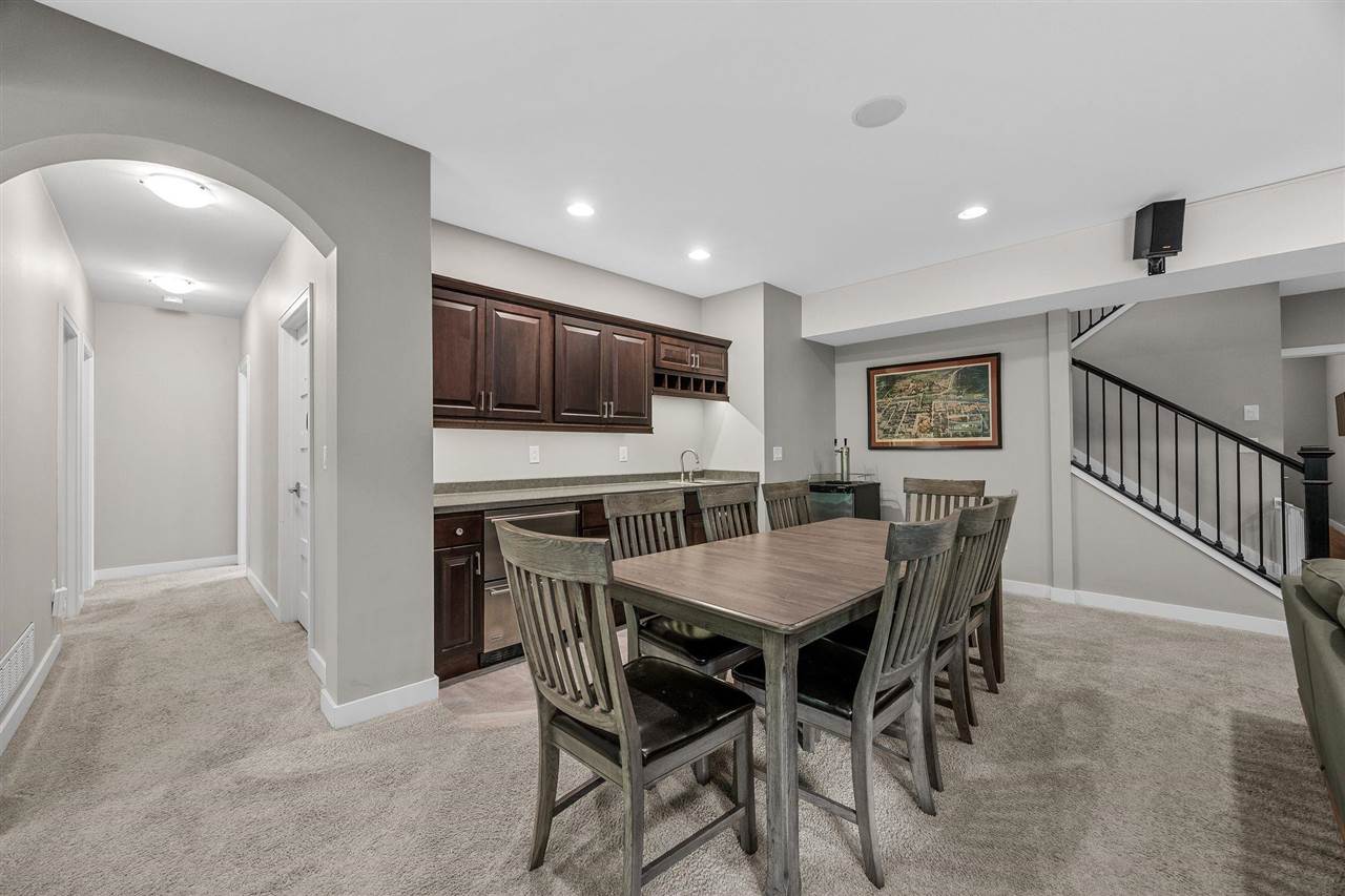 856 Sugar Loaf Circle Iowa City IA 52245