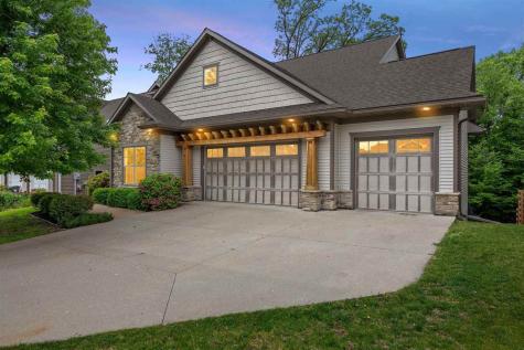 856 Sugar Loaf Circle Iowa City IA 52245
