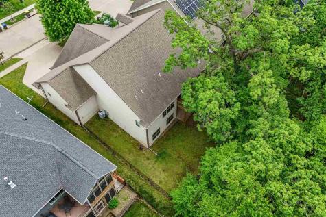 856 Sugar Loaf Circle Iowa City IA 52245