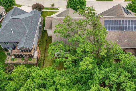 856 Sugar Loaf Circle Iowa City IA 52245