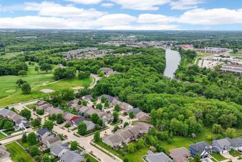 856 Sugar Loaf Circle Iowa City IA 52245