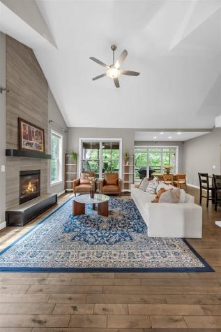 856 Sugar Loaf Circle Iowa City IA 52245