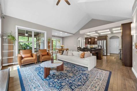 856 Sugar Loaf Circle Iowa City IA 52245