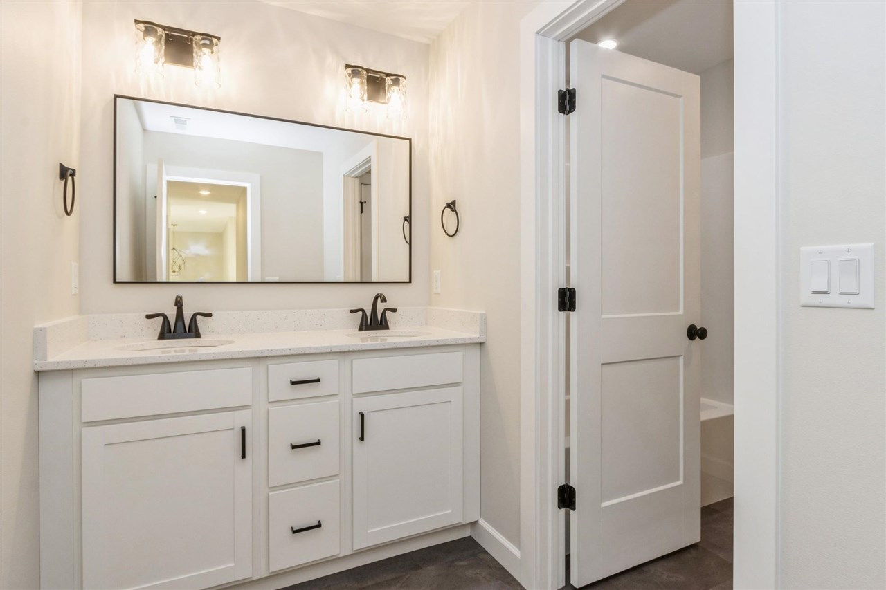 837 Heron Drive Iowa City IA 52245