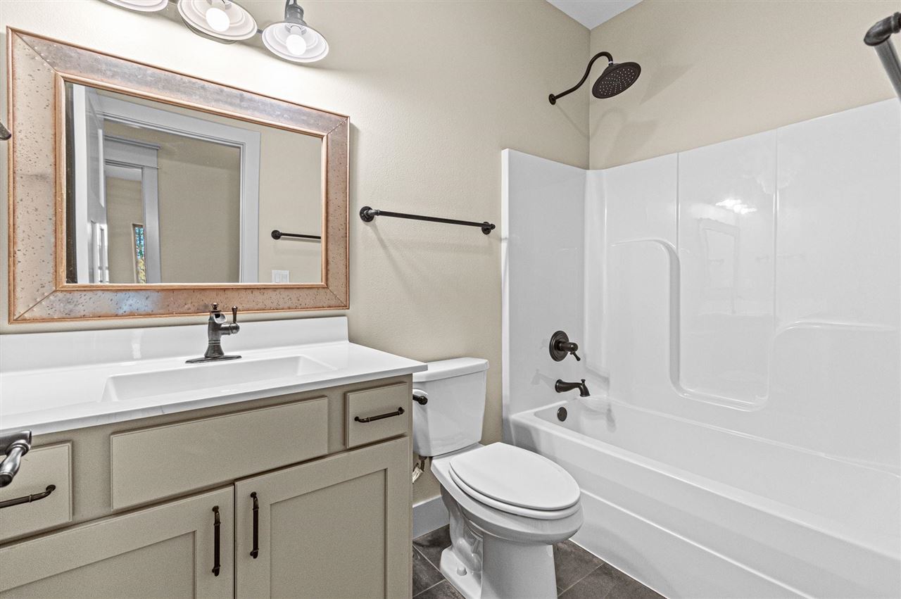 2357 Oak Ln Court SW Iowa City IA 52240