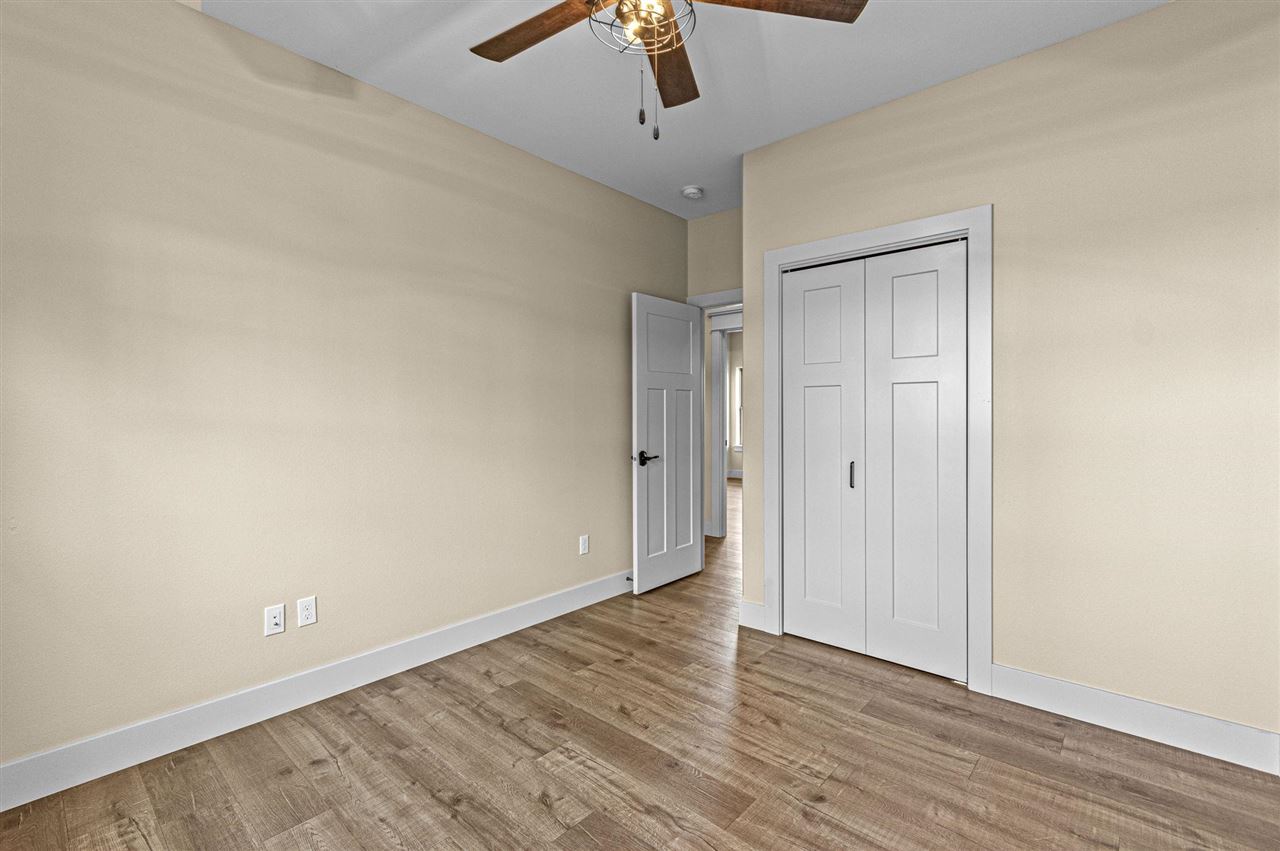 2357 Oak Ln Court SW Iowa City IA 52240