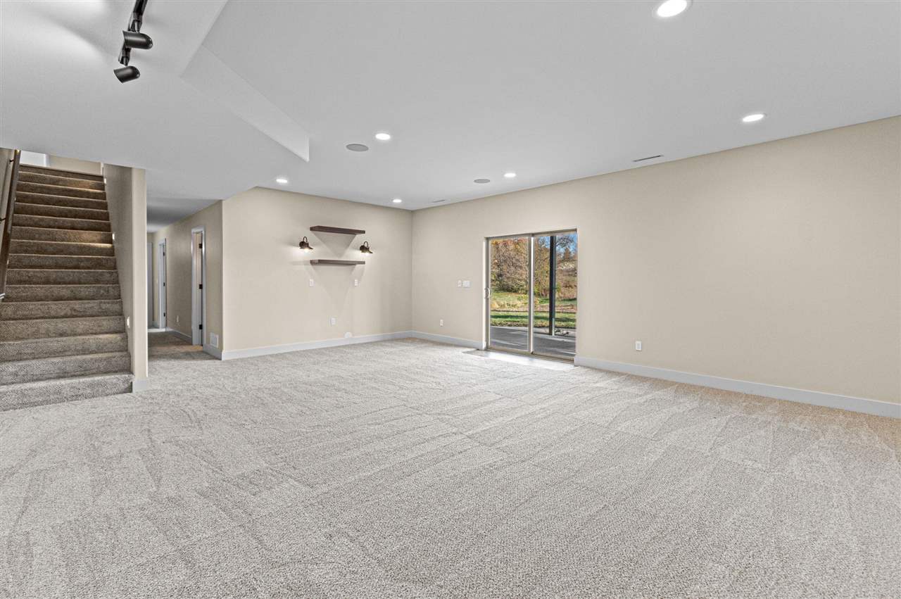 2357 Oak Ln Court SW Iowa City IA 52240