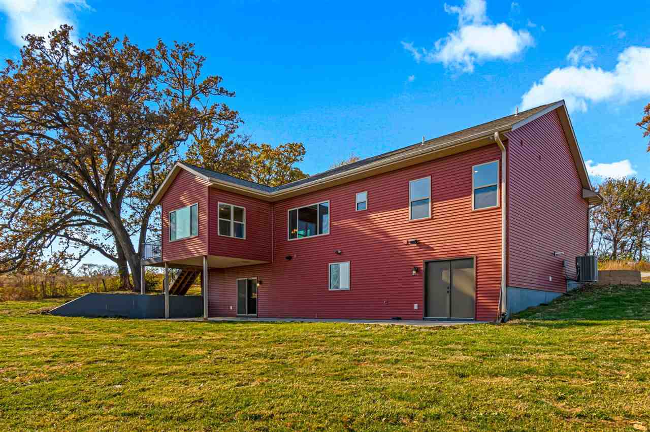 2357 Oak Ln Court SW Iowa City IA 52240