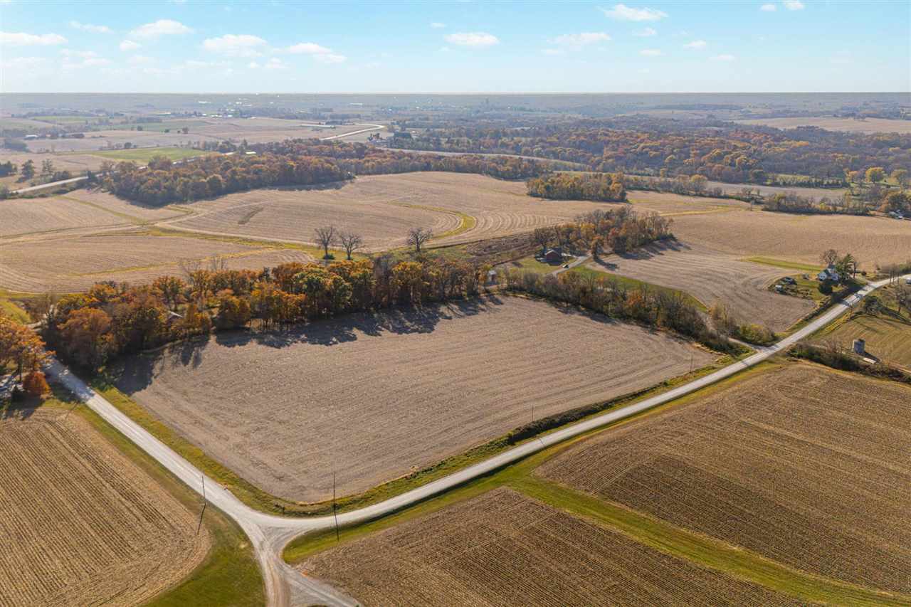2357 Oak Ln Court SW Iowa City IA 52240