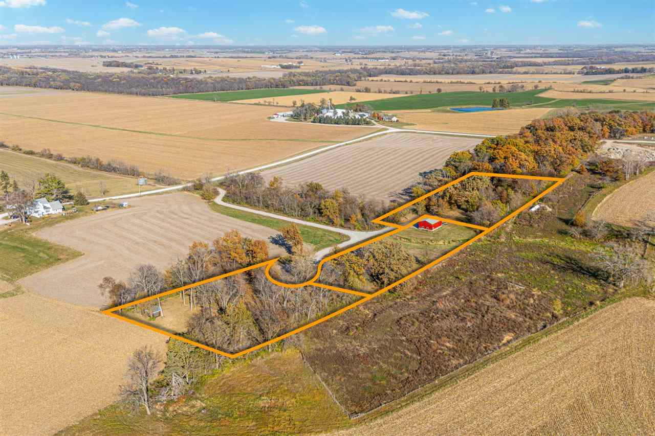 2357 Oak Ln Court SW Iowa City IA 52240