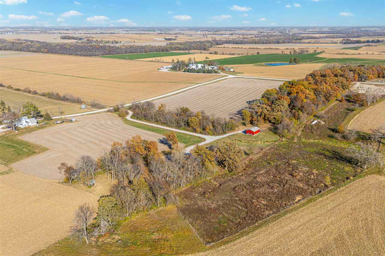 2357 Oak Ln Court SW Iowa City IA 52240