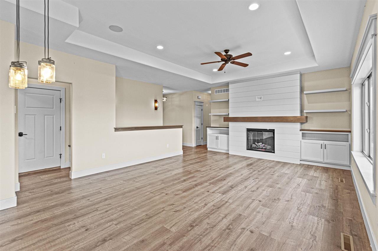 2357 Oak Ln Court SW Iowa City IA 52240